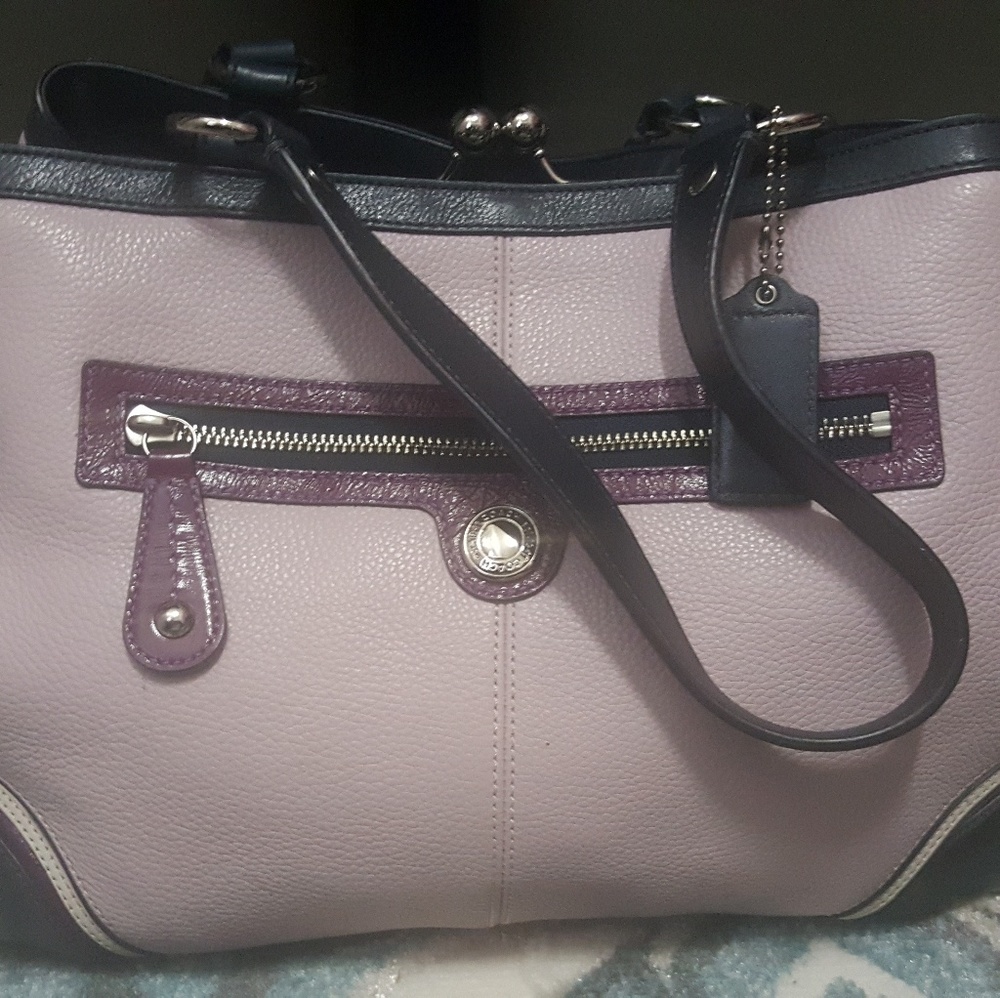 ********SOLD**********Medium coach satchel